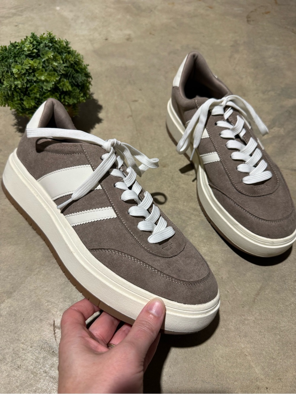 Project Cloud Sneakers Women Size 11 Neutral Sporty Preppy Trainers Striped